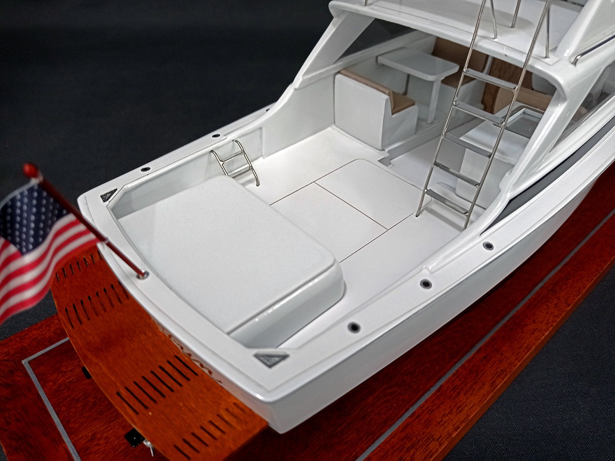 Custom Desk Models - Bertram - Bertram 26 Flybridge custom desk model - Abordage
