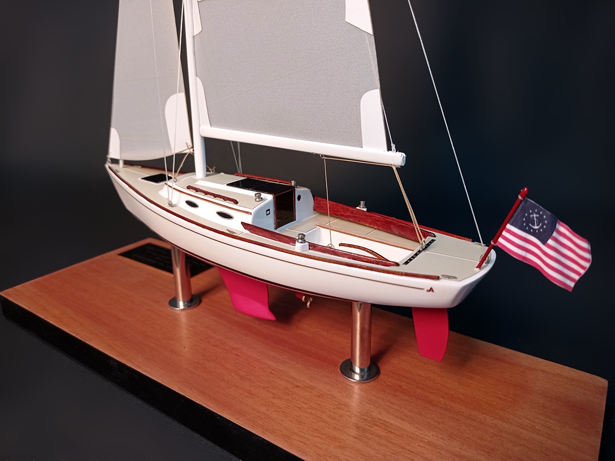 Custom Desk Models - Alerion Express - Alerion Express 28 custom desk model small replica - Abordage