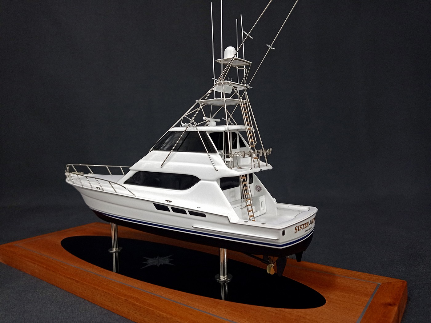 Custom Desk Models - Hatteras - Hatteras 65 desk model - Abordage
