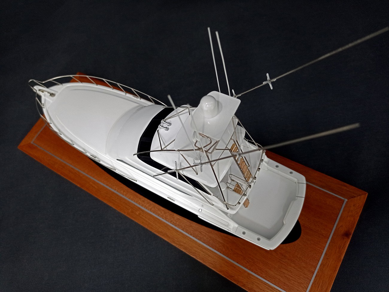 Custom Desk Models - Hatteras - Hatteras 65 desk model - Abordage