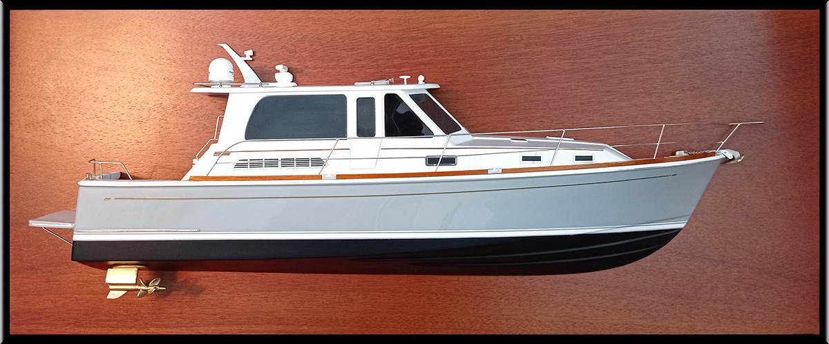Custom Half Models - Sabre Yachts - Sabre 42 Salon Express 46 custom model with deck details - Abordage