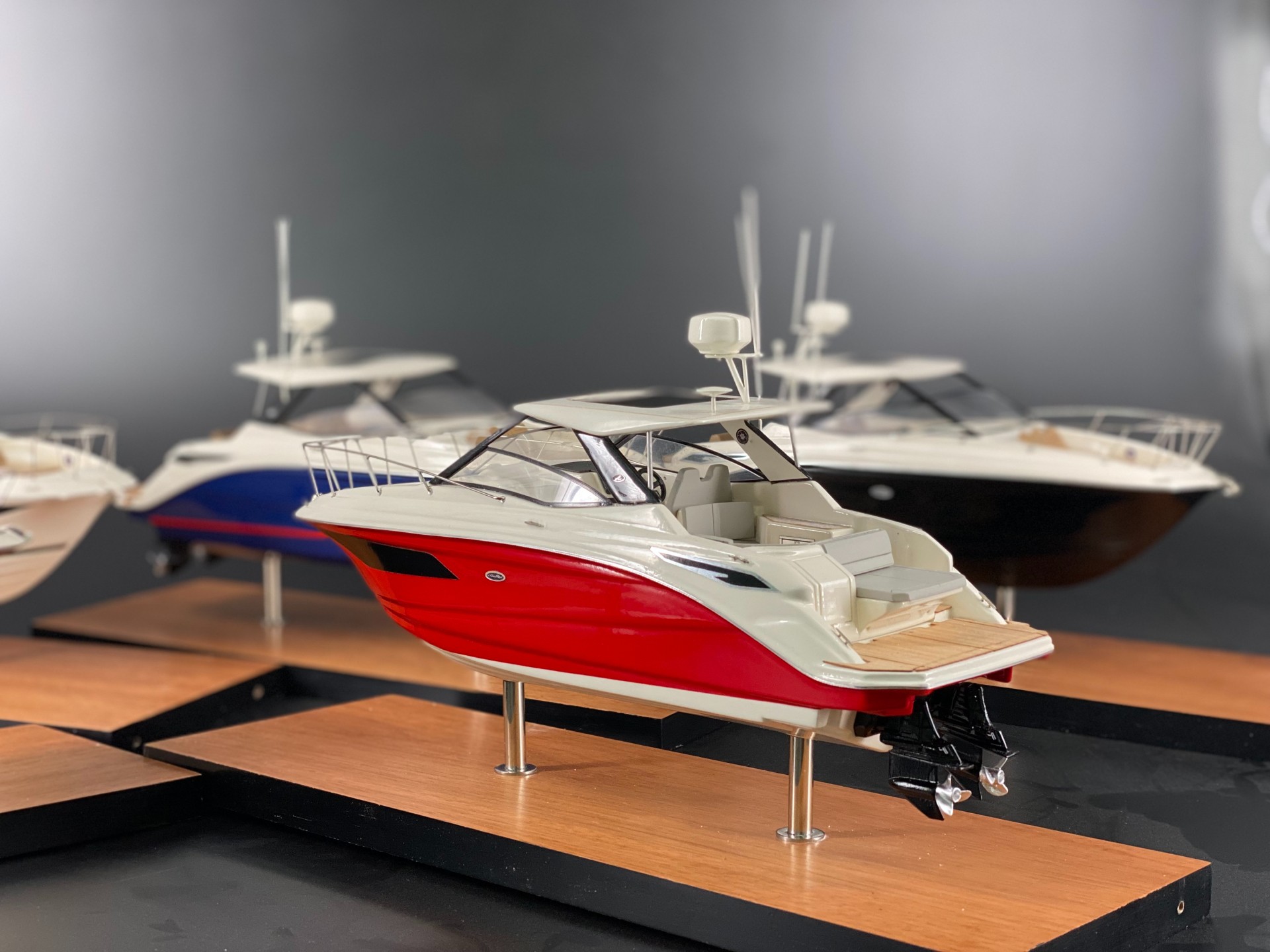 Custom Desk Models - Sea Ray - SEA RAY DA320 SUNDANCER custom desk models for shipyards, dealers - Abordage