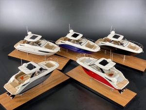 Custom Desk Models - Sea Ray - SEA RAY DA320 SUNDANCER custom desk models for shipyards, dealers - Abordage