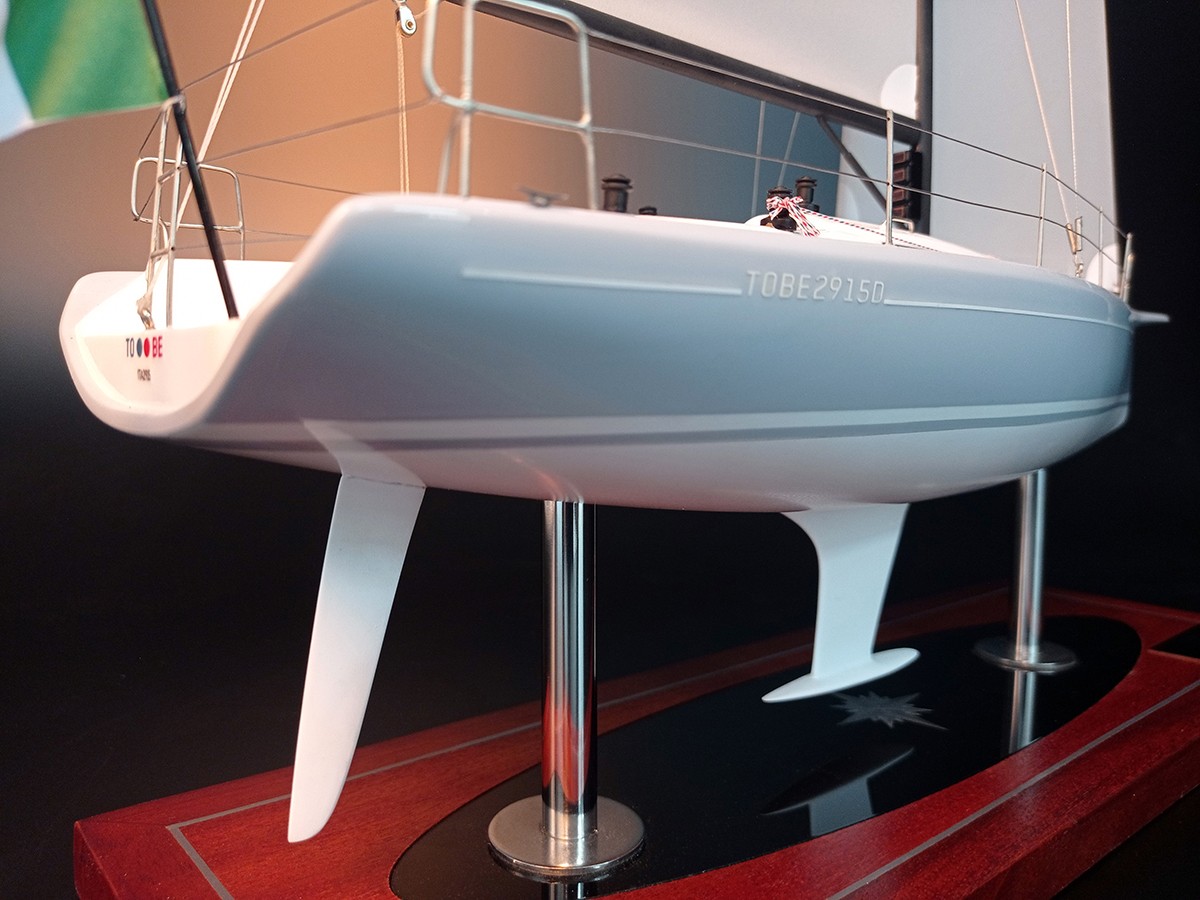 Custom Models - Italia Yachts - Italia Yacht 11.98 custom model replica - Abordage