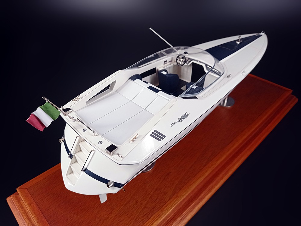 Custom Models - Riva - Riva St Tropez custom model replica - Abordage