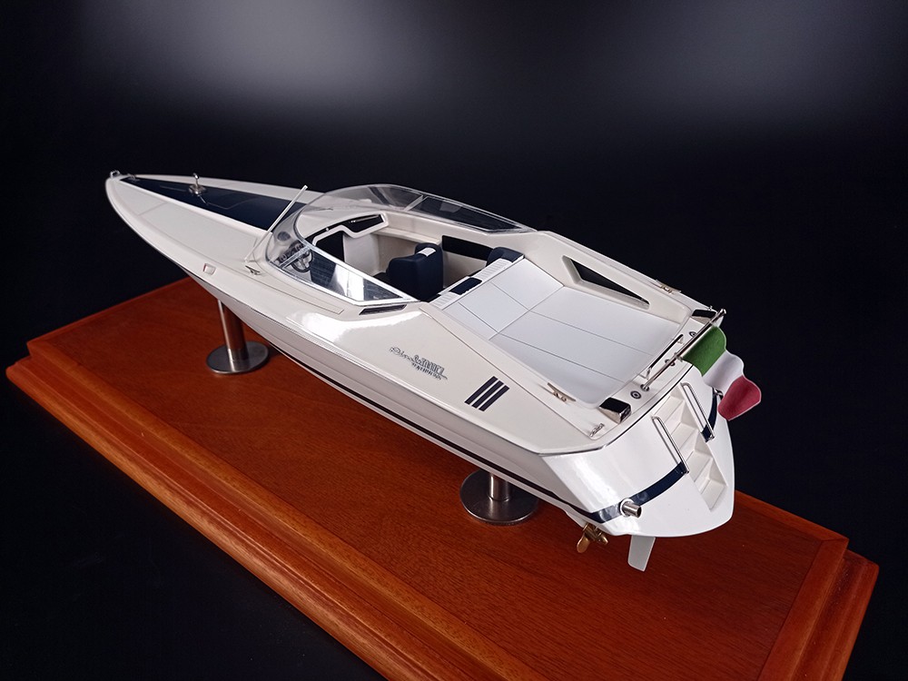 Custom Models - Riva - Riva St Tropez custom model replica - Abordage