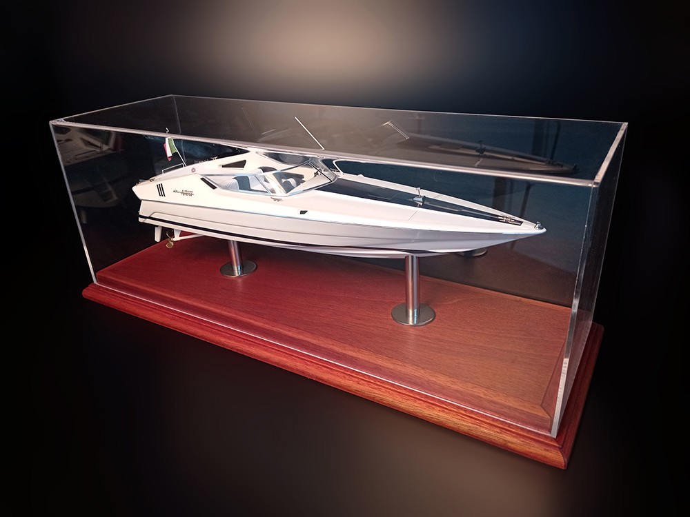Custom Models - Riva - Riva St Tropez custom model replica - Abordage