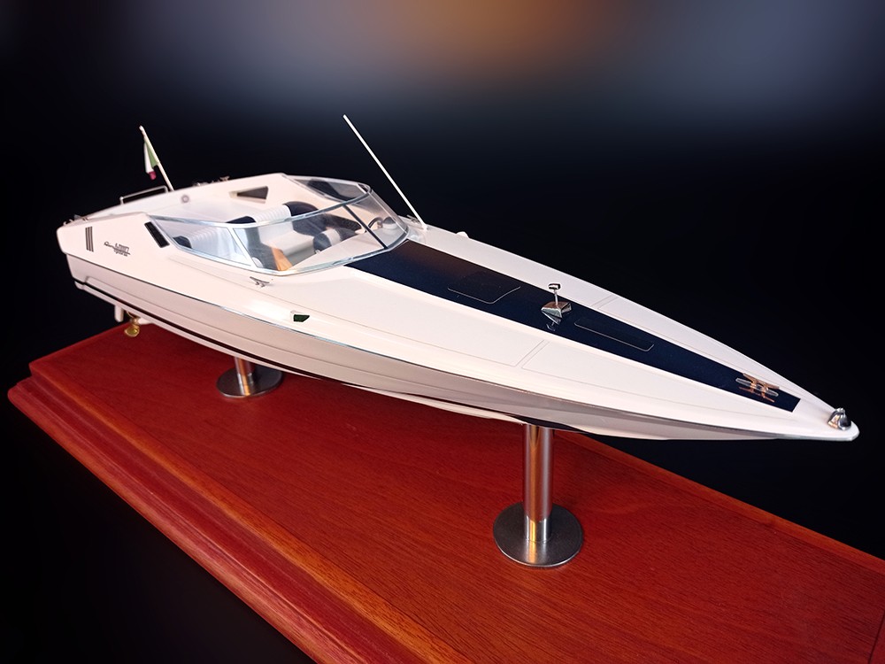 Custom Models - Riva - Riva St Tropez custom model replica - Abordage