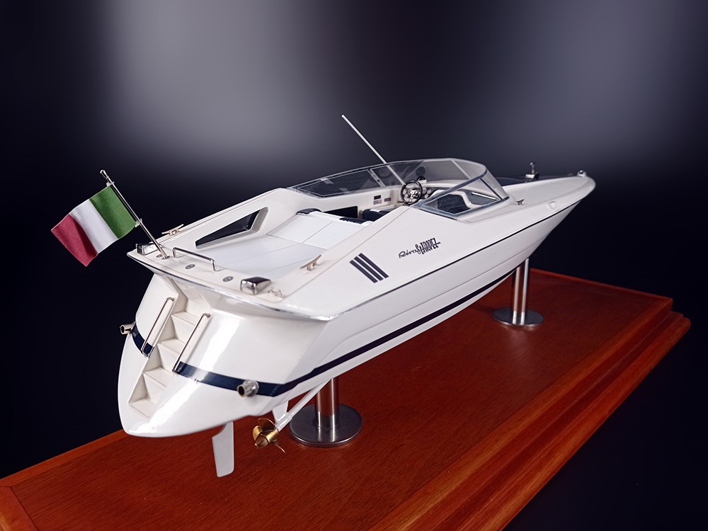 Custom Models - Riva - Riva St Tropez custom model replica - Abordage