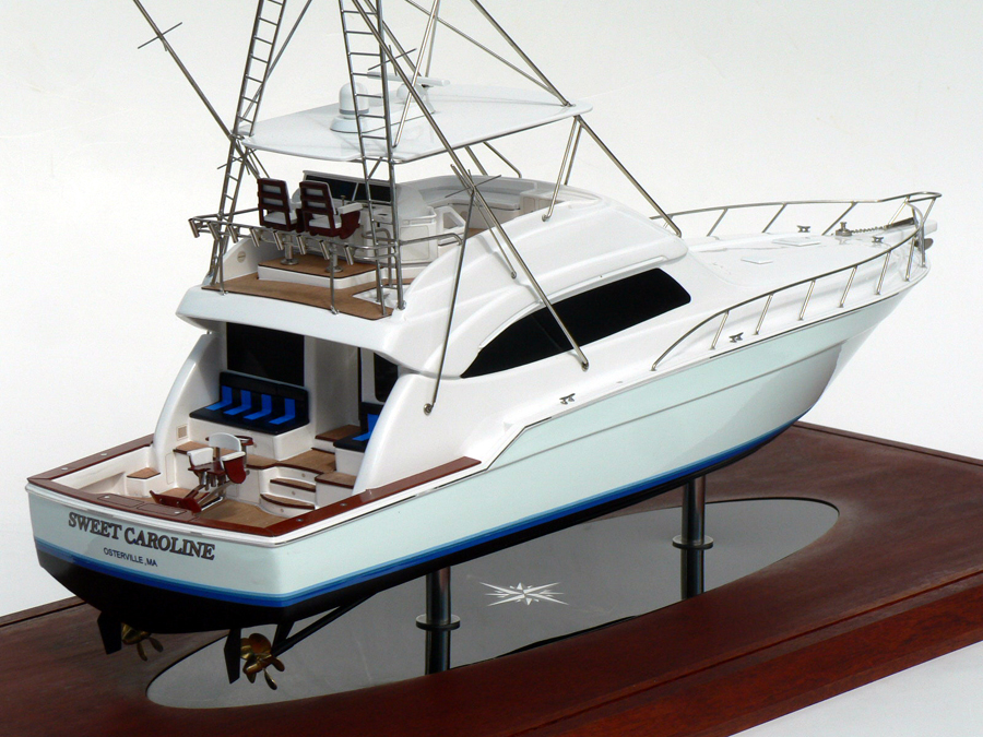 Custom Models - Bertram - Bertram 670 "Sweet Caroline" - Abordage