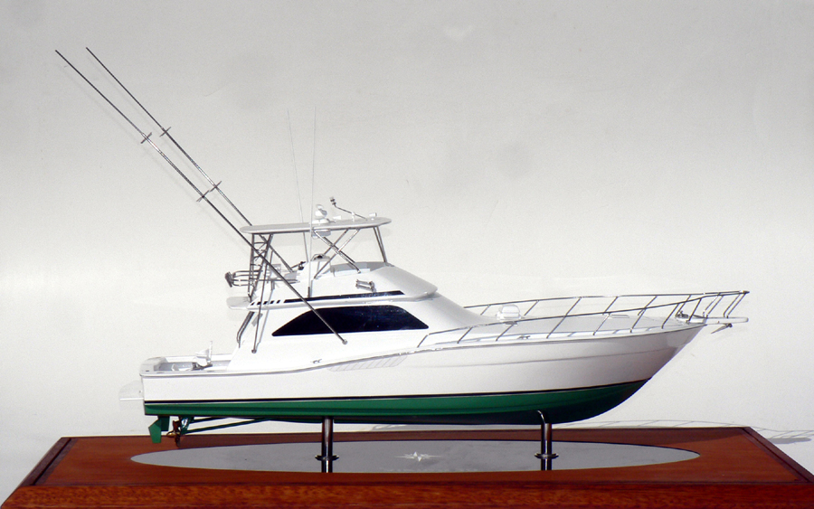 Custom Models - Viking Yachts - Viking 50 "Reel Affair" - Abordage