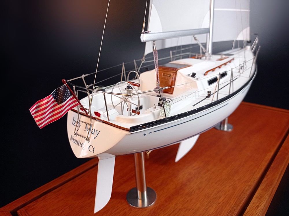Custom Models - C&C Yachts - C&C 33 Full custom model - Abordage