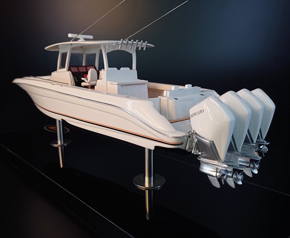 Custom Models - HCB Yachts - Lujo 42 custom model replica - Abordage
