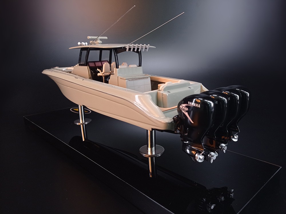 Custom Models - HCB Yachts - Lujo 42 custom model replica - Abordage