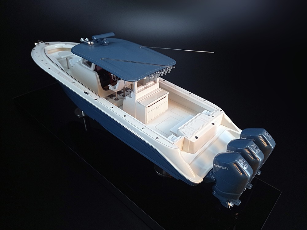Custom Models - HCB Yachts - Lujo 42 custom model replica - Abordage