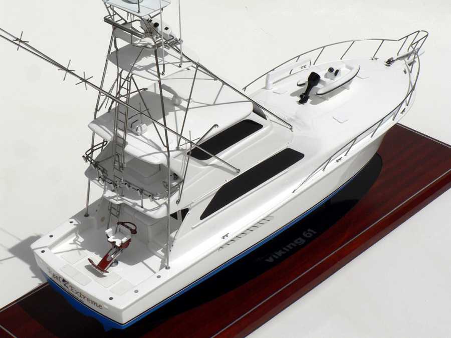 Custom Models - Viking Yachts - Viking 61 "Reel Extreme" - Abordage