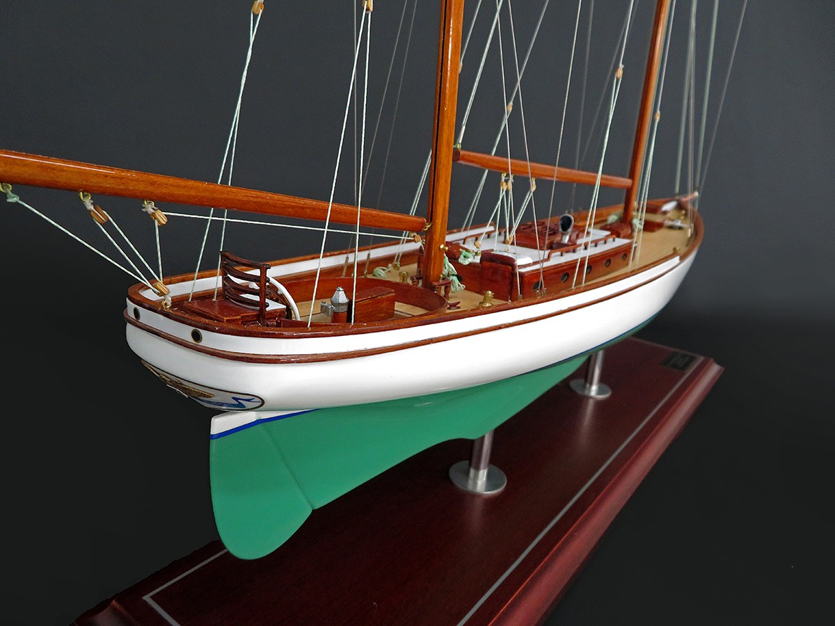 Classic Yachts - - Ticonderoga 1936 - Abordage