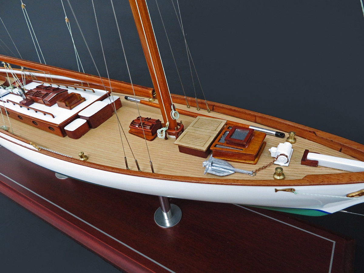 Classic Yachts - - Ticonderoga 1936 - Abordage