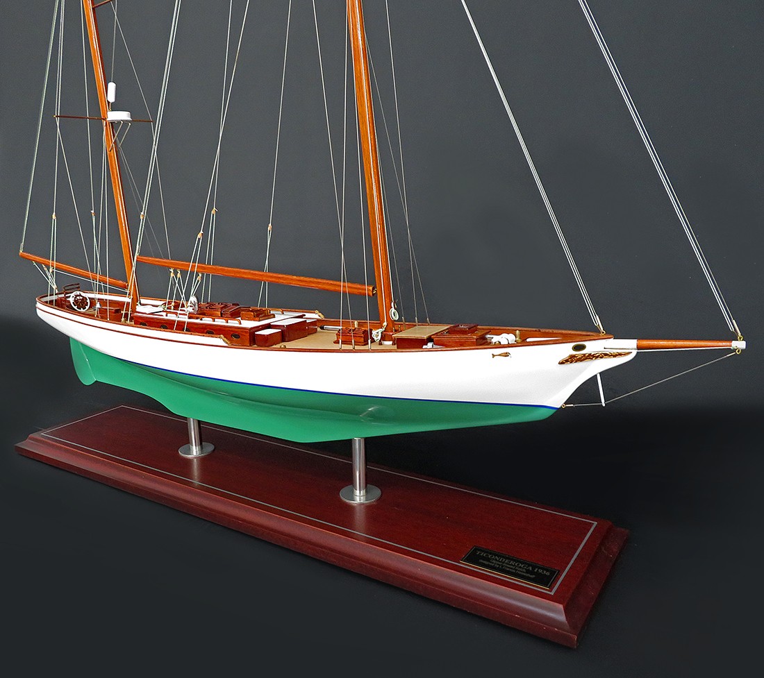 Classic Yachts - - Ticonderoga 1936 - Abordage