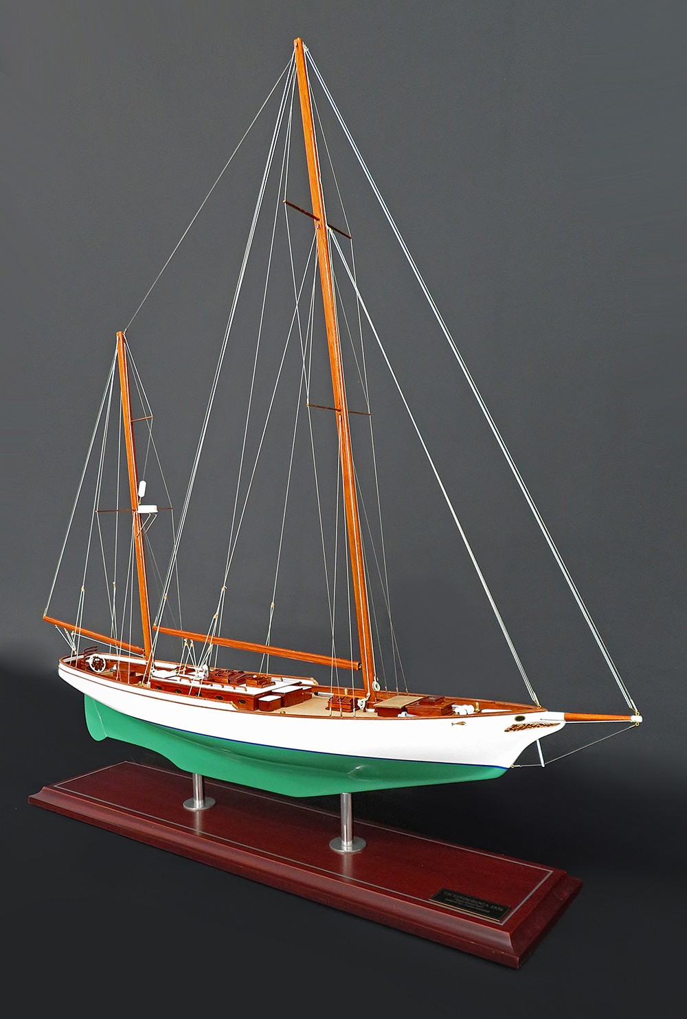 Classic Yachts - - Ticonderoga 1936 - Abordage