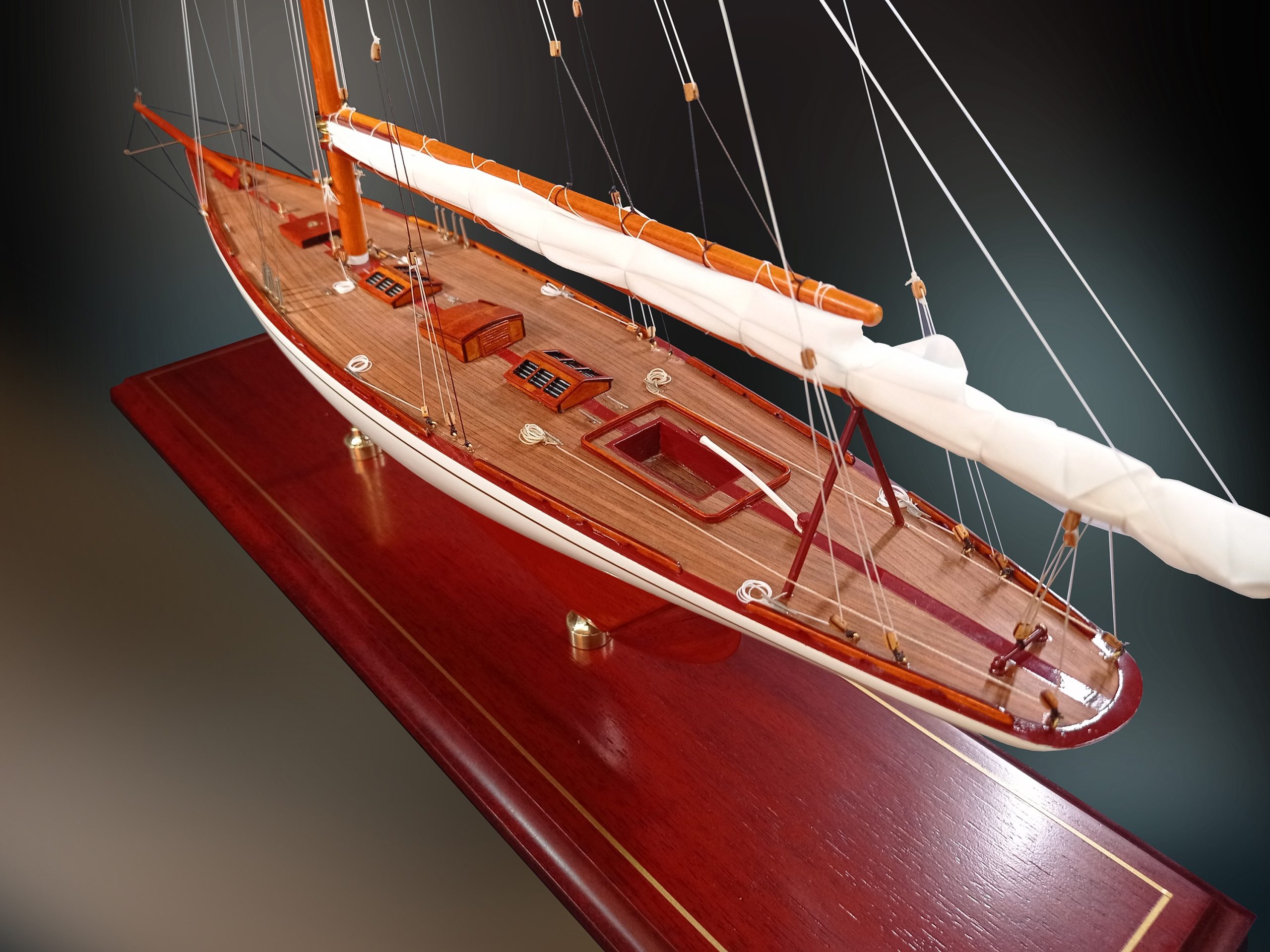 Classic Yachts - - Tuiga 1909 - Abordage