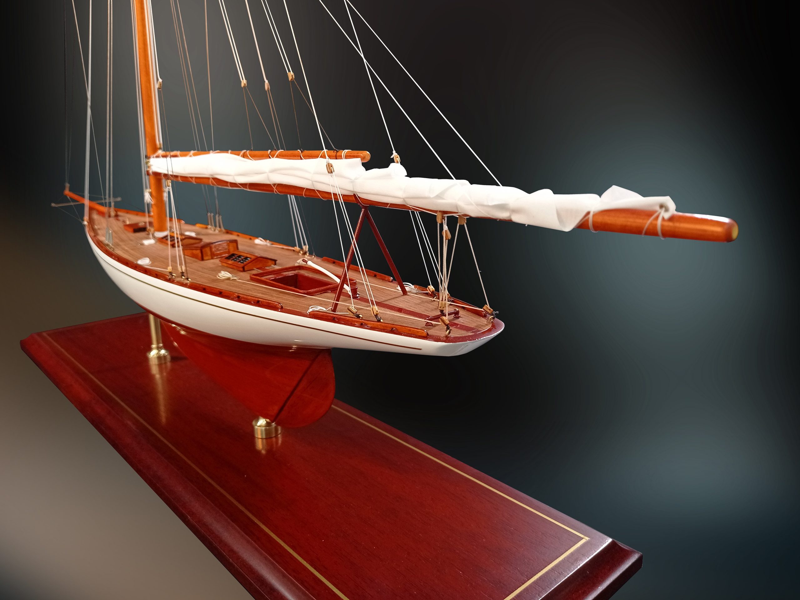 Classic Yachts - - Tuiga 1909 - Abordage