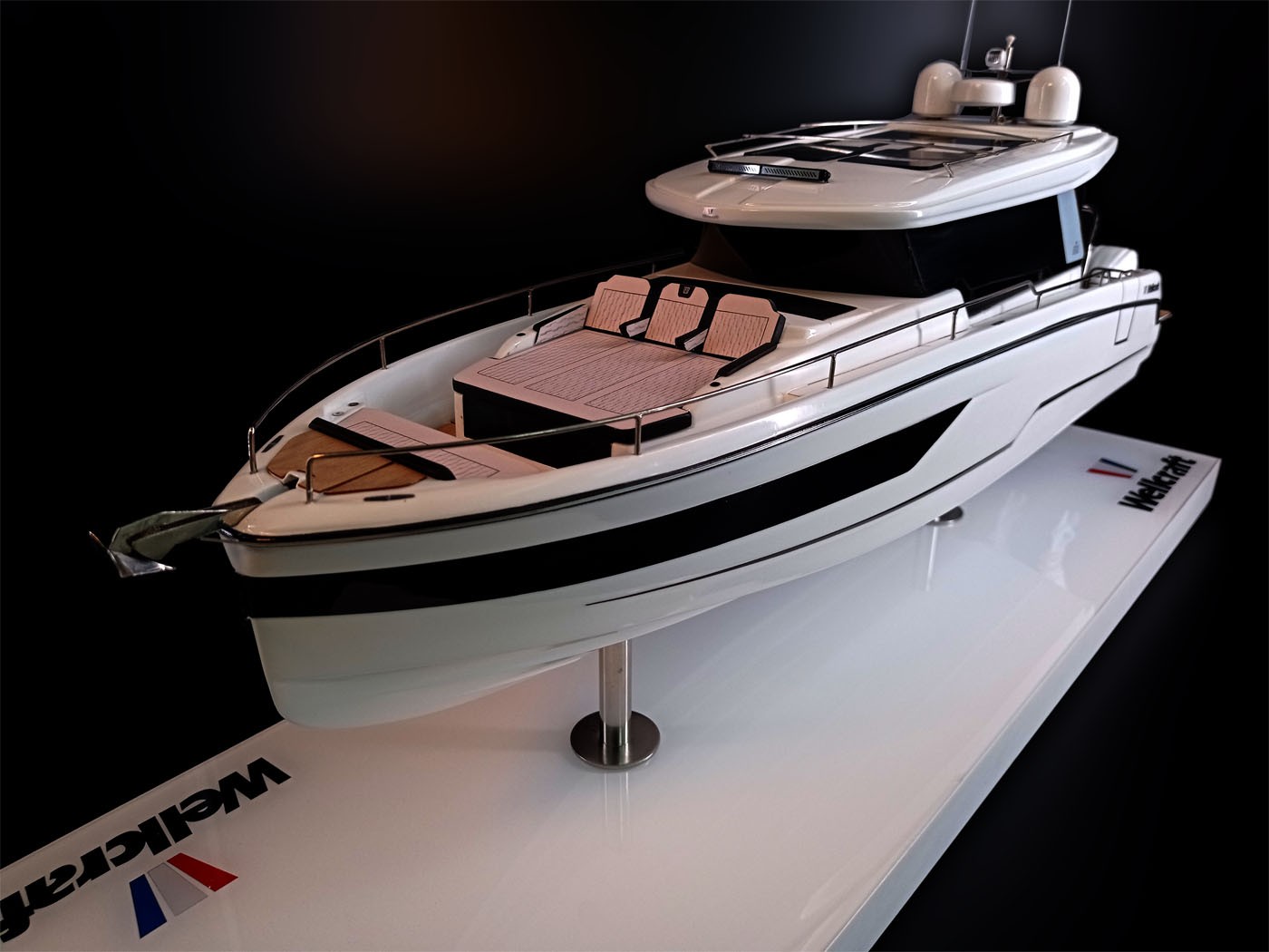 Custom Power Boats - WELLCRAFT - Wellcraft 355 custom model - Abordage