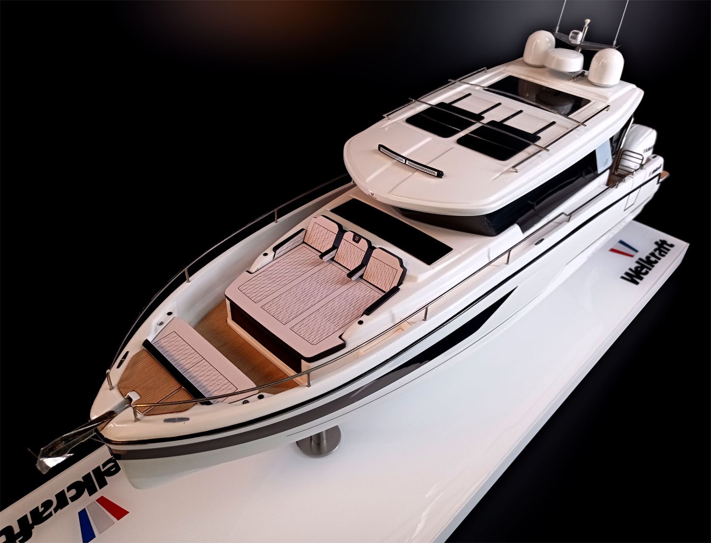 Custom Power Boats - WELLCRAFT - Wellcraft 355 custom model - Abordage