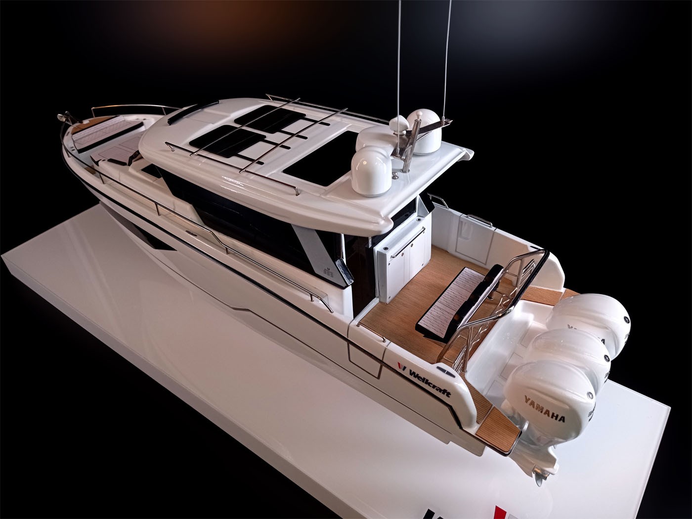 Custom Power Boats - WELLCRAFT - Wellcraft 355 custom model - Abordage