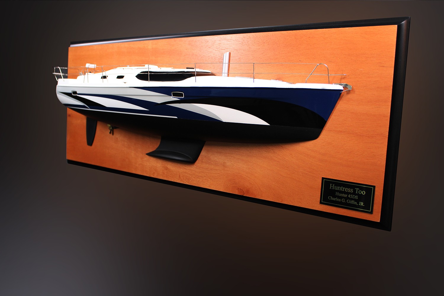 Hunter 45DS custom half model with deck details