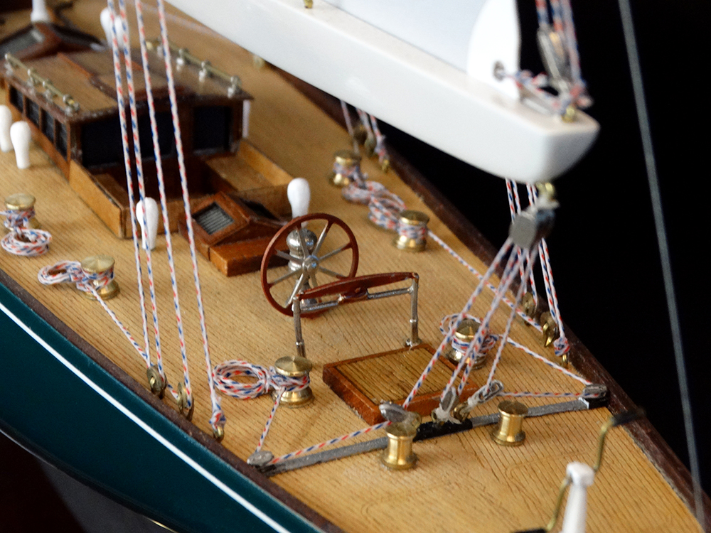 America's Cup Boats - - Shamrock V. 1930 - Abordage