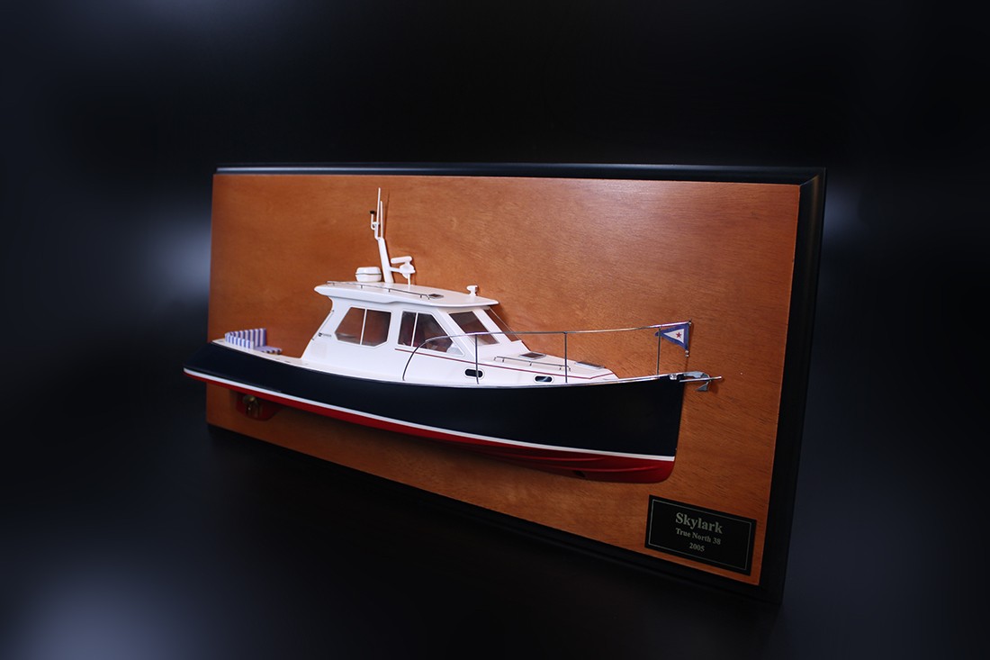 True North 38 half model with deck details