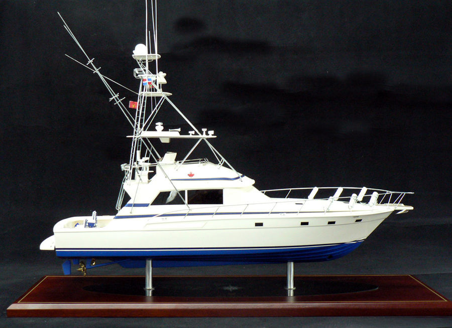 Custom Models - Bertram - Bertram 54 "Maple Leaf" - Abordage