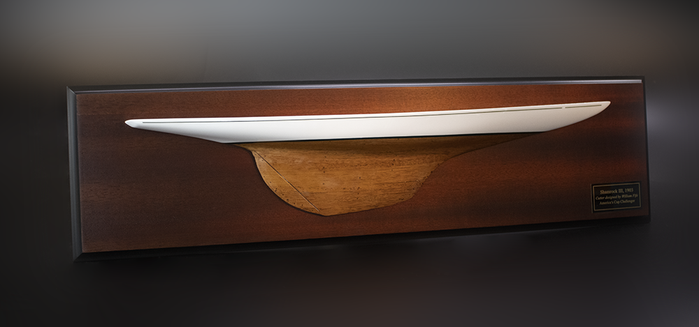 Shamrock III (1903) half hull of 24 inches LOA.