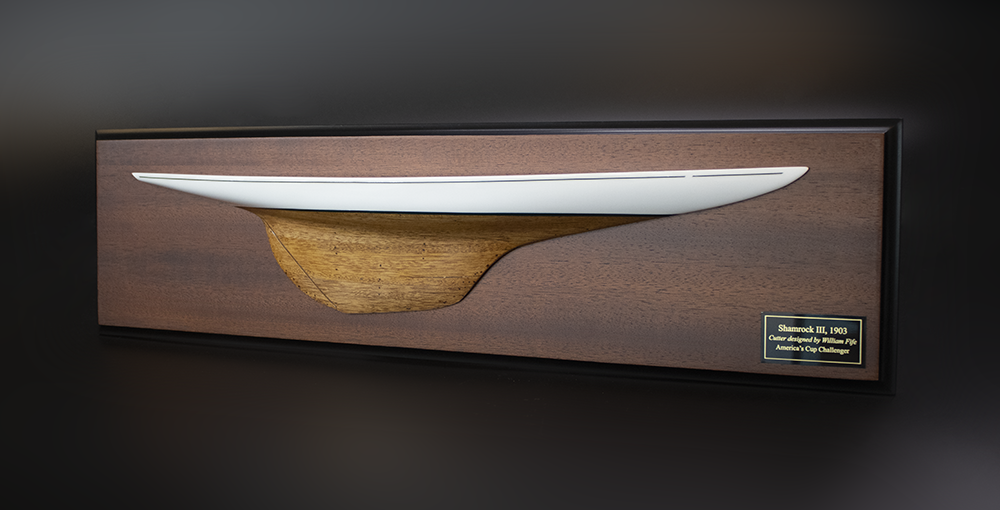 Shamrock III (1903) half hull of 24 inches LOA.