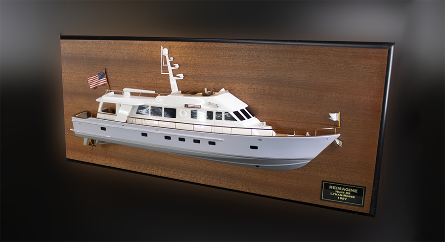 Hunt 89 custom half model with deck details