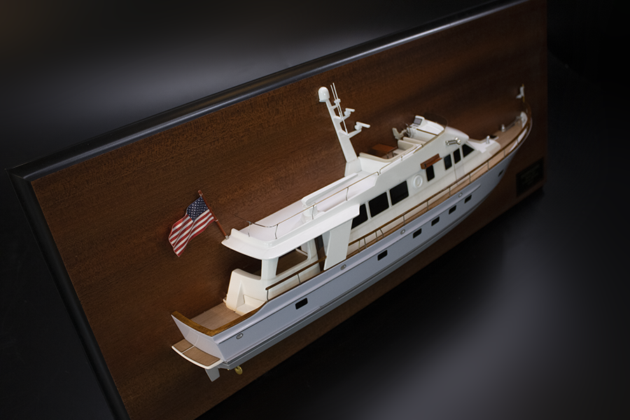 Hunt 89 custom half model with deck details