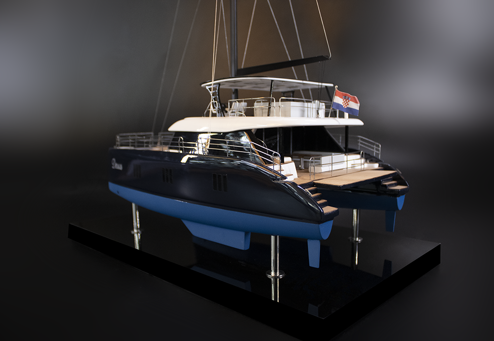 Sunreef Sail 60 desk model