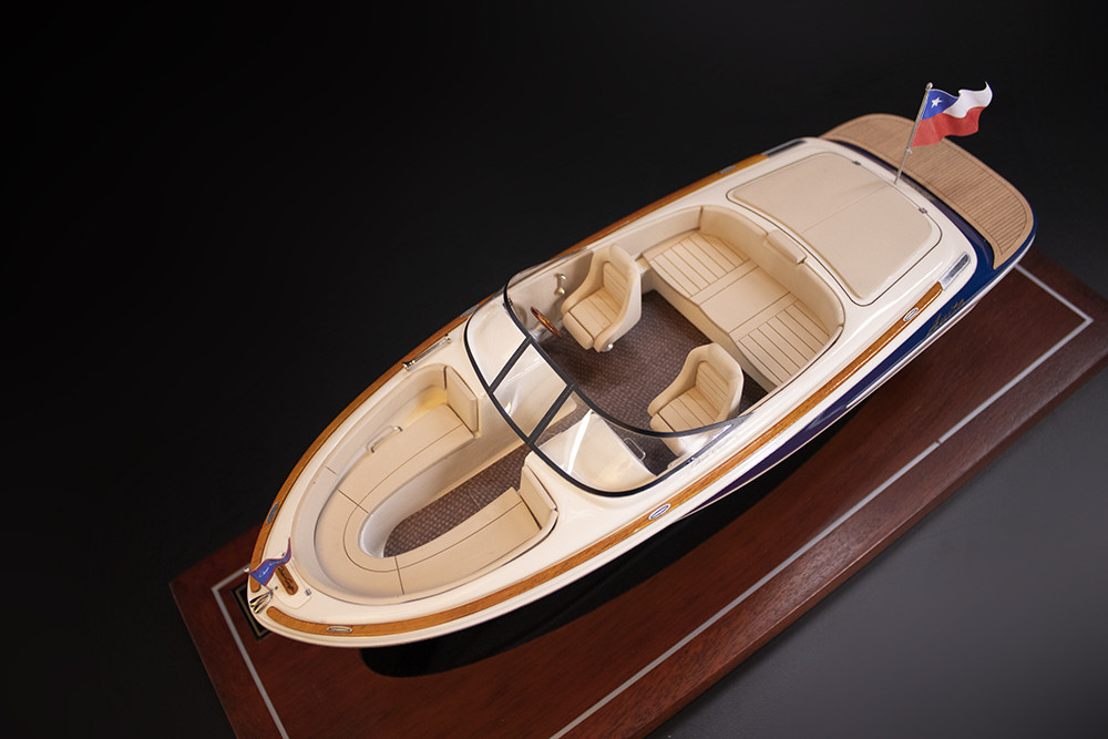Chris Craft Launch 22 desk model