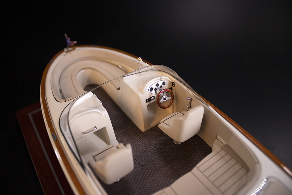 Chris Craft Launch 22 desk model