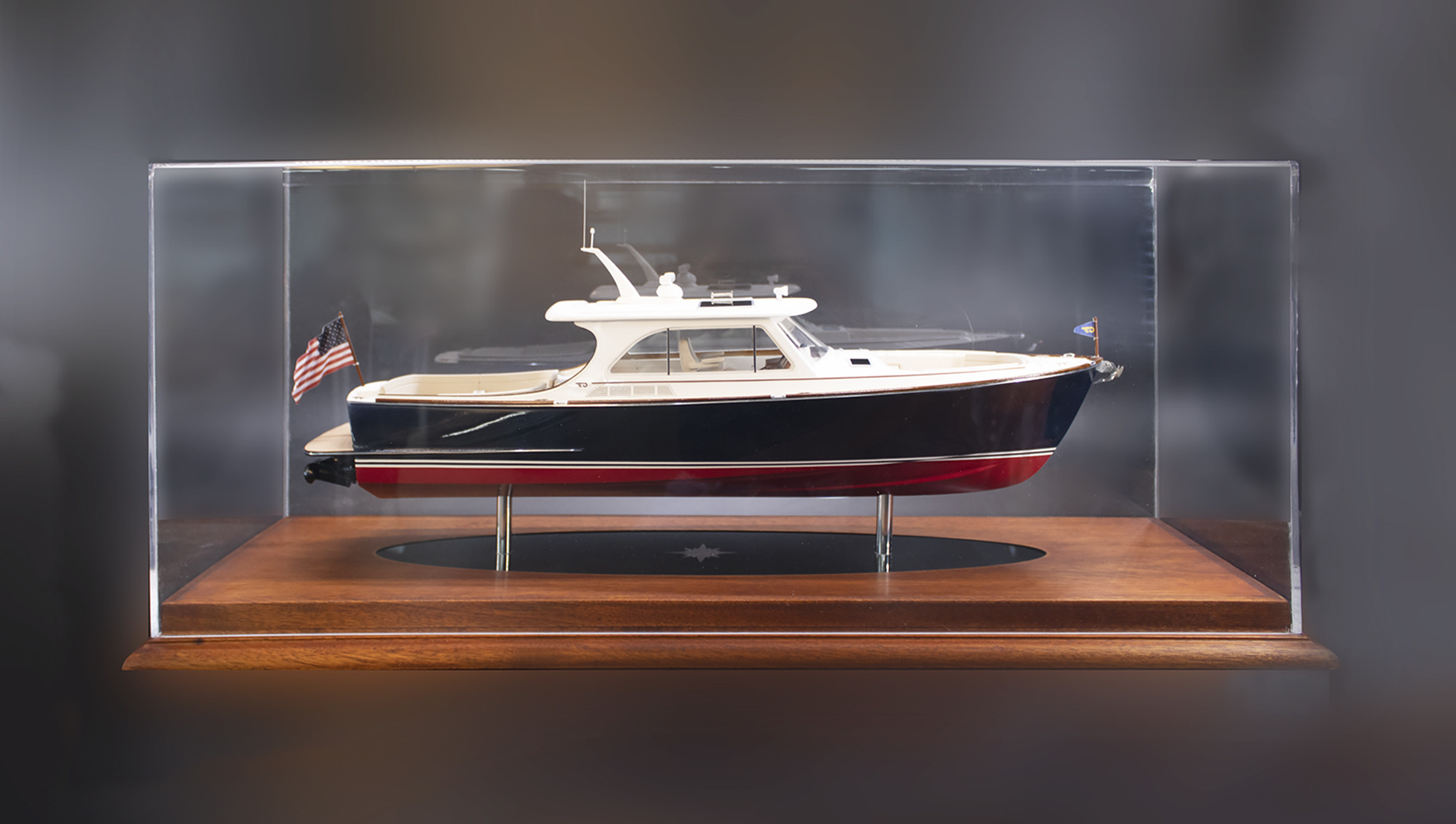 Hinckley Picnic 39 (real length 42 foot - scale 1-20 or 25 inc. LOA.-CM+DC