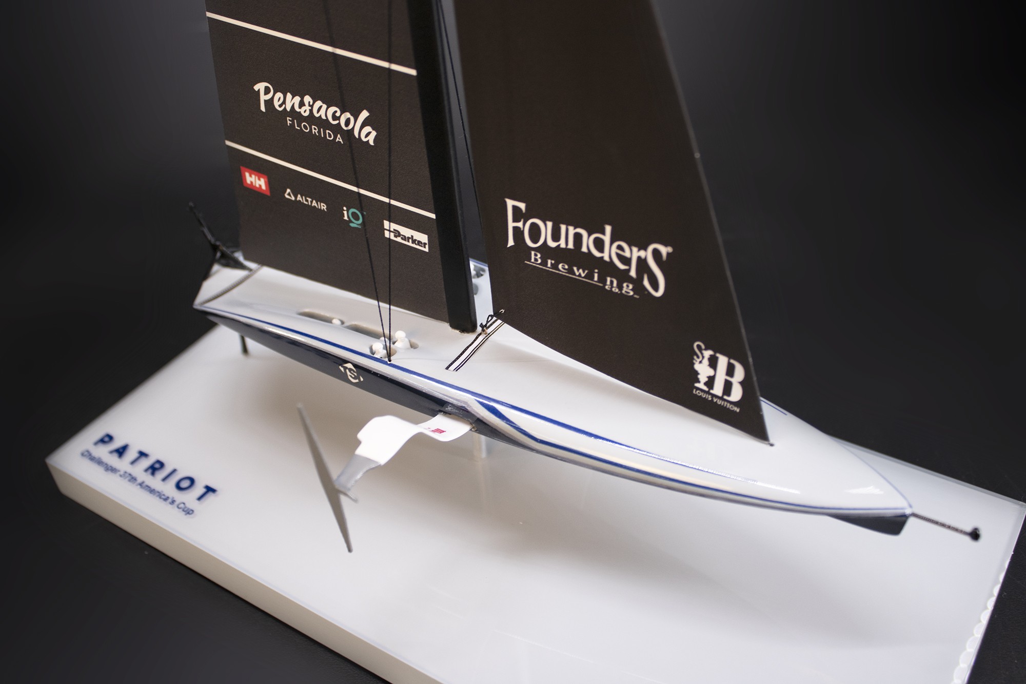 AC 75 PATRIOT American Magic desk model 2024 MN-A200