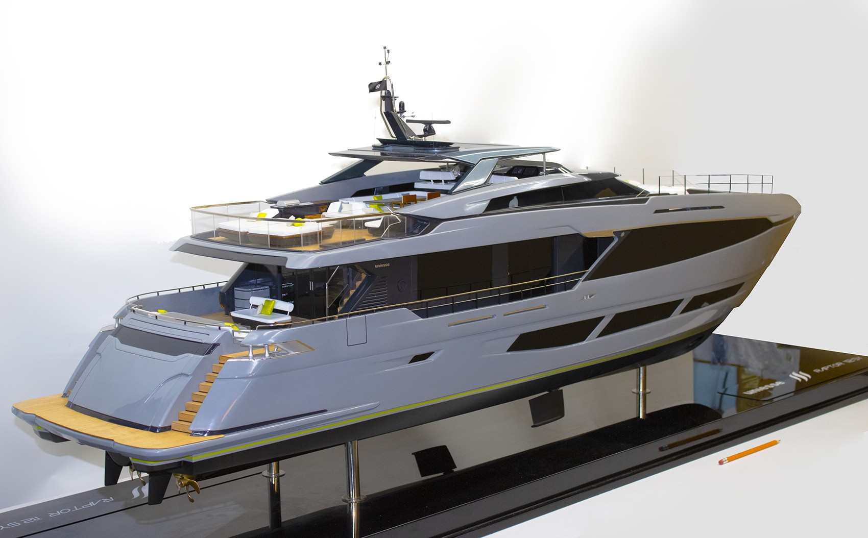 Uniesse Raptor 112 outstanding custom model