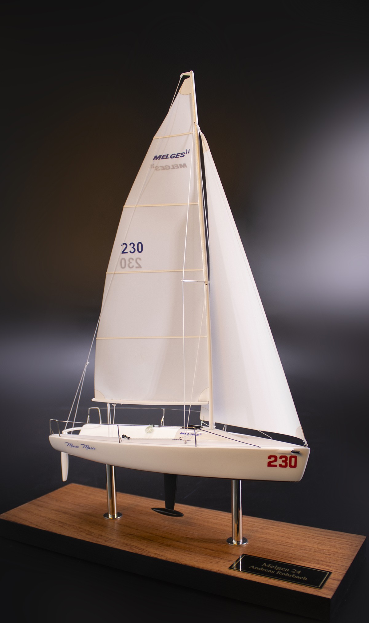 Melges 24 elegant desk model of 8 inches LOA.