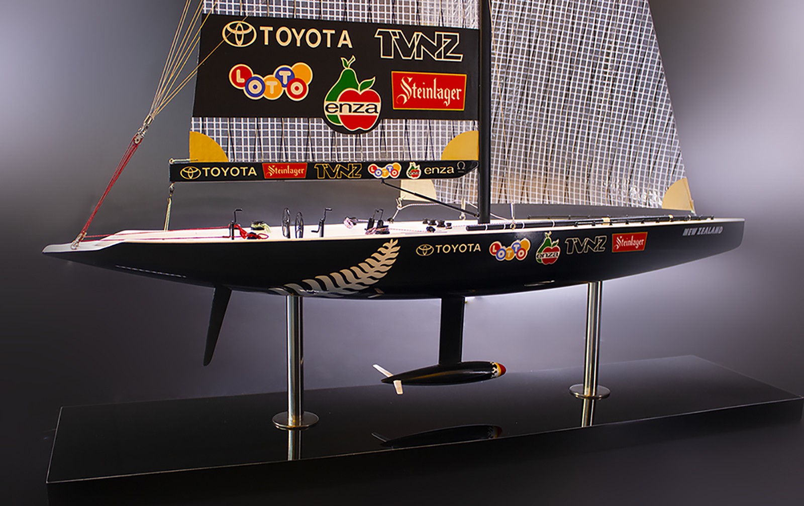 Team New Zealand 1995 Black Magic - NZL 32