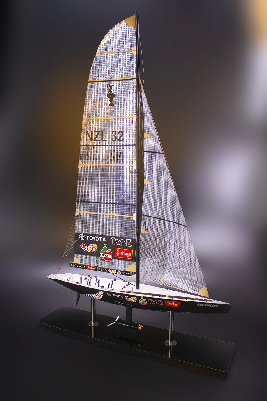 Team New Zealand 1995 Black Magic - NZL 32
