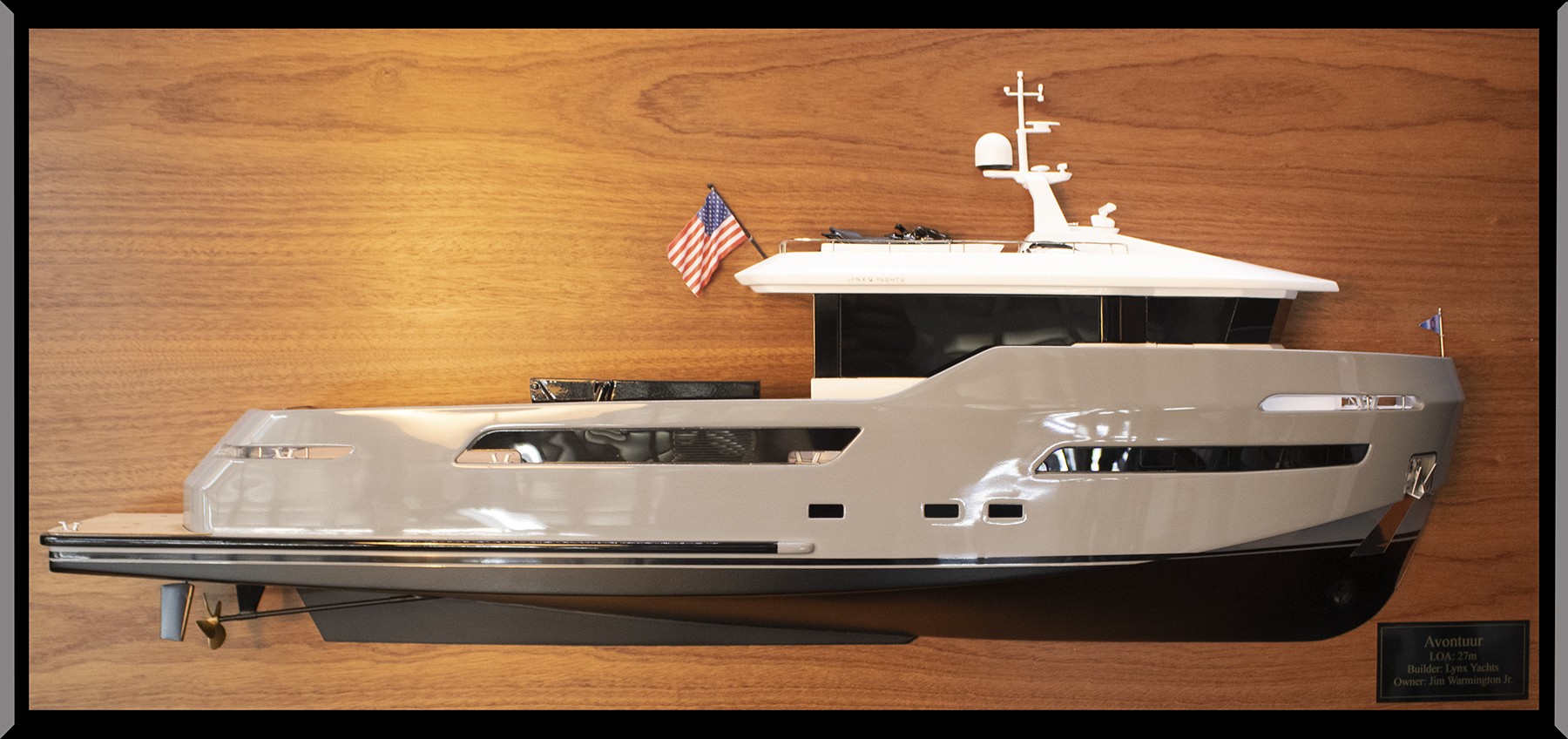 Lynx Yachts AVONTUUR Crossover 27 Yacht custom half model