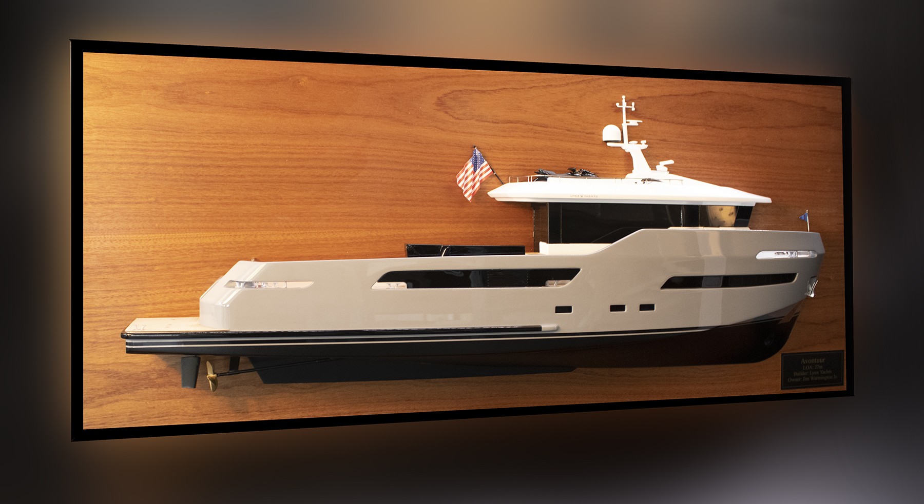 Lynx Yachts AVONTUUR Crossover 27 Yacht custom half model