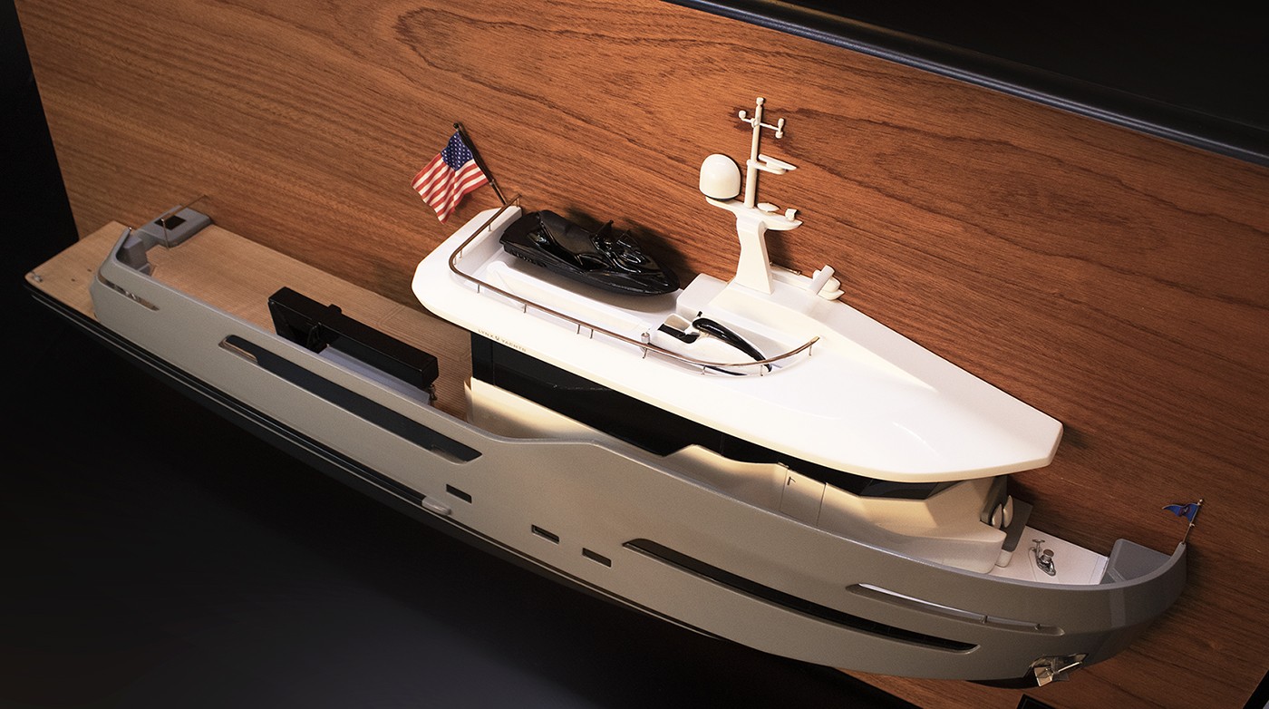 Lynx Yachts AVONTUUR Crossover 27 Yacht custom half model