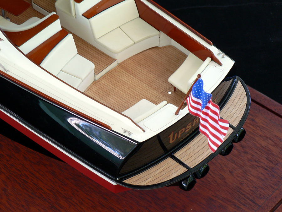 Custom Models - Hinckley - Hinckley Talaria 44 MK II "Upshort" - Abordage